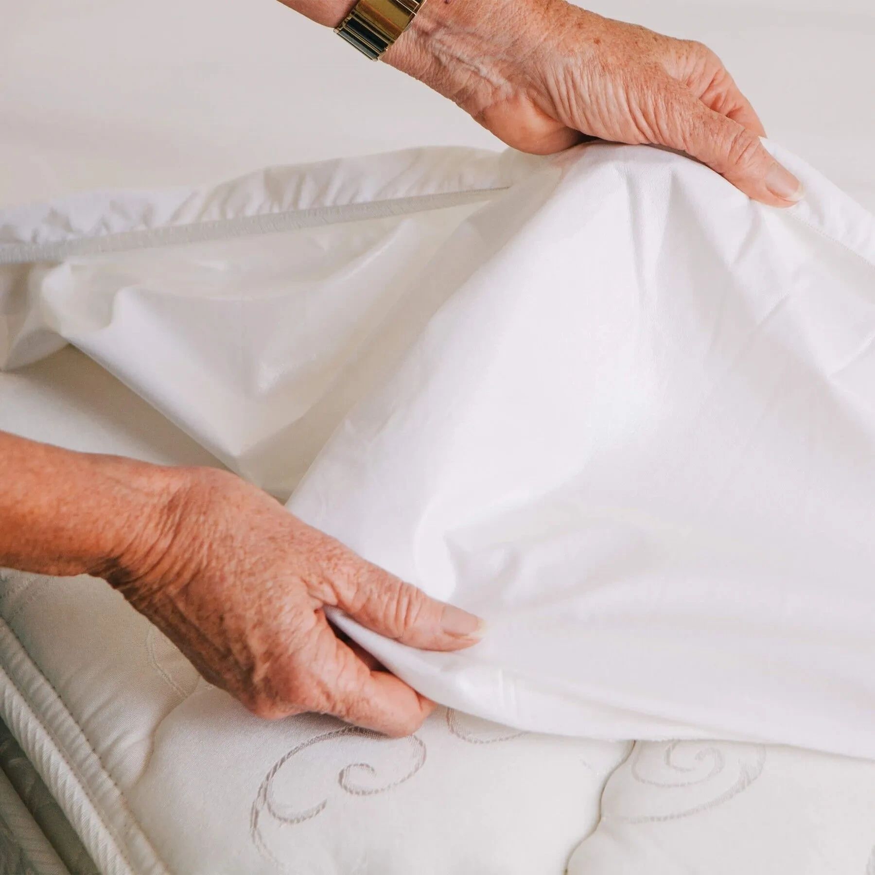 Conni Micro-Plush Waterproof Mattress Protector